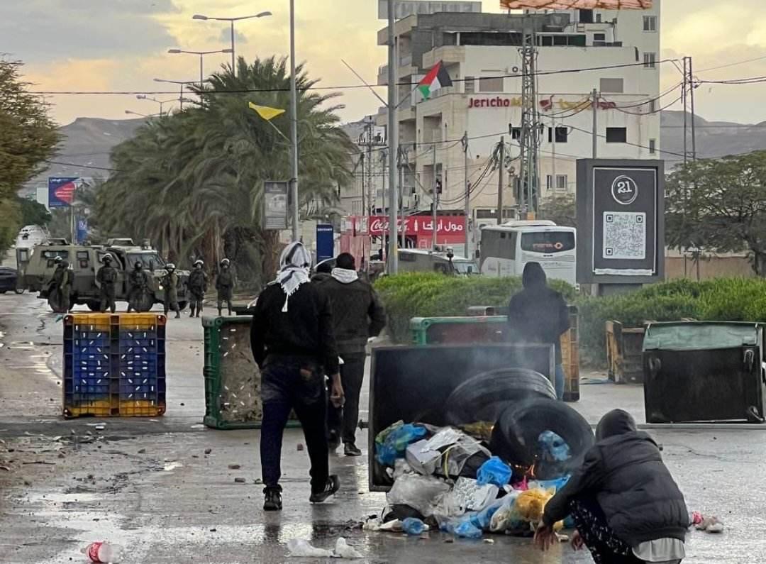 (Mise à jour) L'occupation blesse 13 civils palestiniens et assiège une maison à Jéricho 