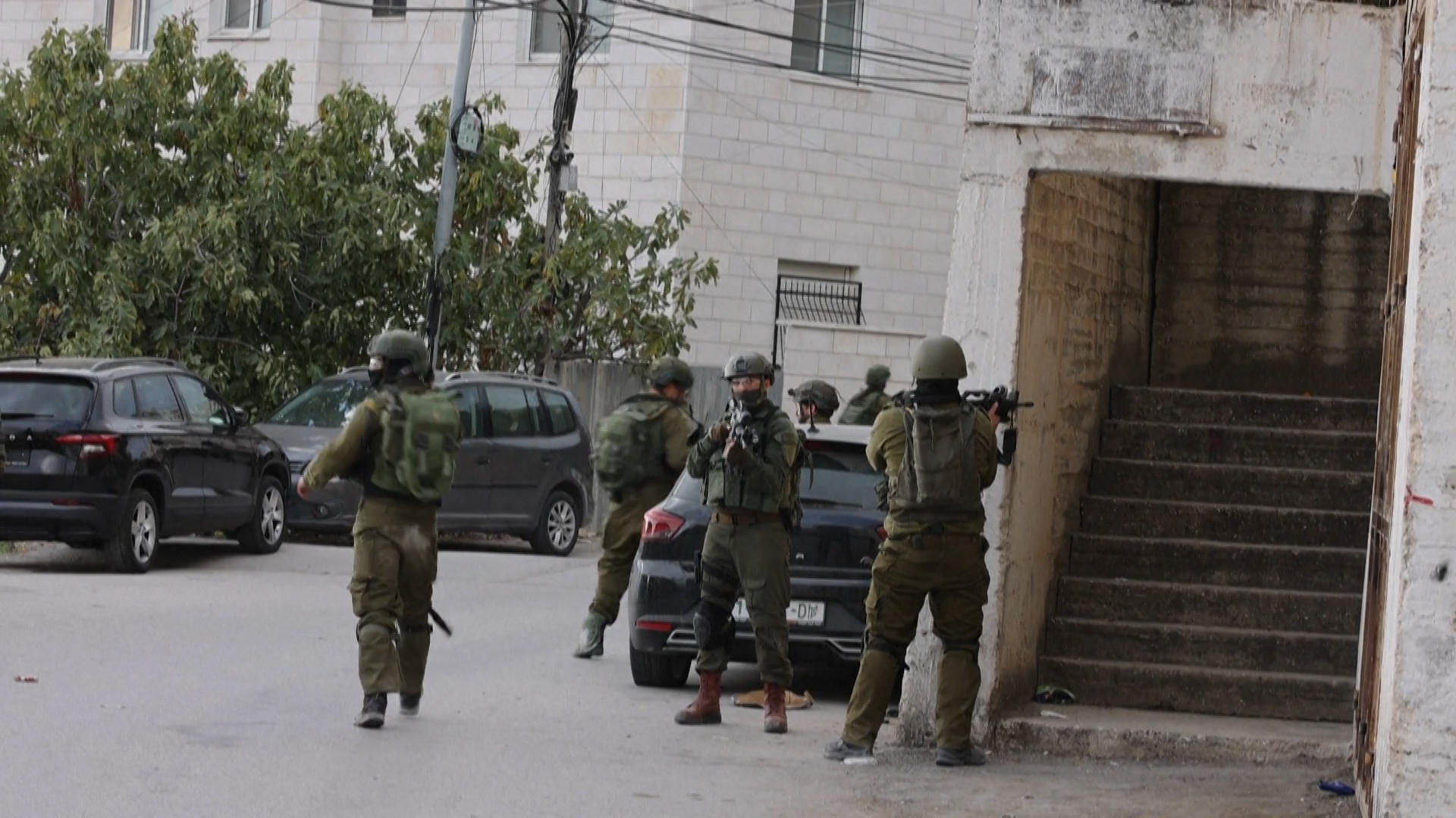  Camp de réfugiés de Balata : Des Palestiniens blessés, battus et des propriétés détruites par les forces d’occupation 
