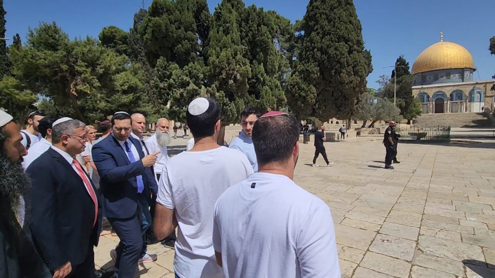 Des centaines de colons et deux ministres du gouvernement d'occupation prennent d'assaut la mosquée Al-Aqsa