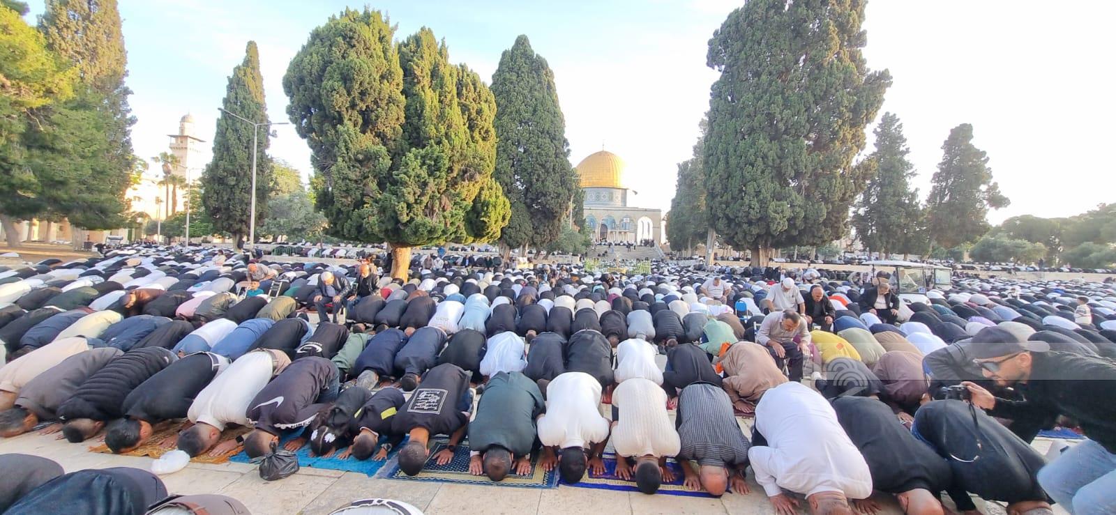 Mosquée Al-Aqsa : une affluence massive malgré les mesures d’occupation