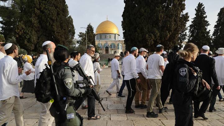 Par des dizaines de colons, la Mosquée Al-Aqsa est profanée  