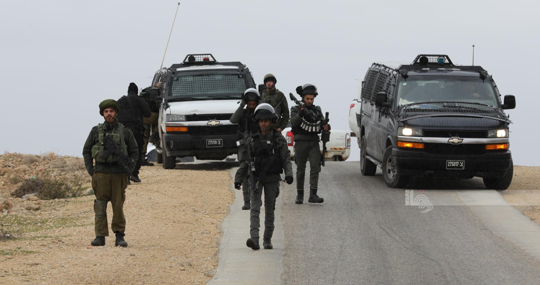 L’armée israélienne ferme plusieurs entrées de Salfit et attaque deux villes à Hébron