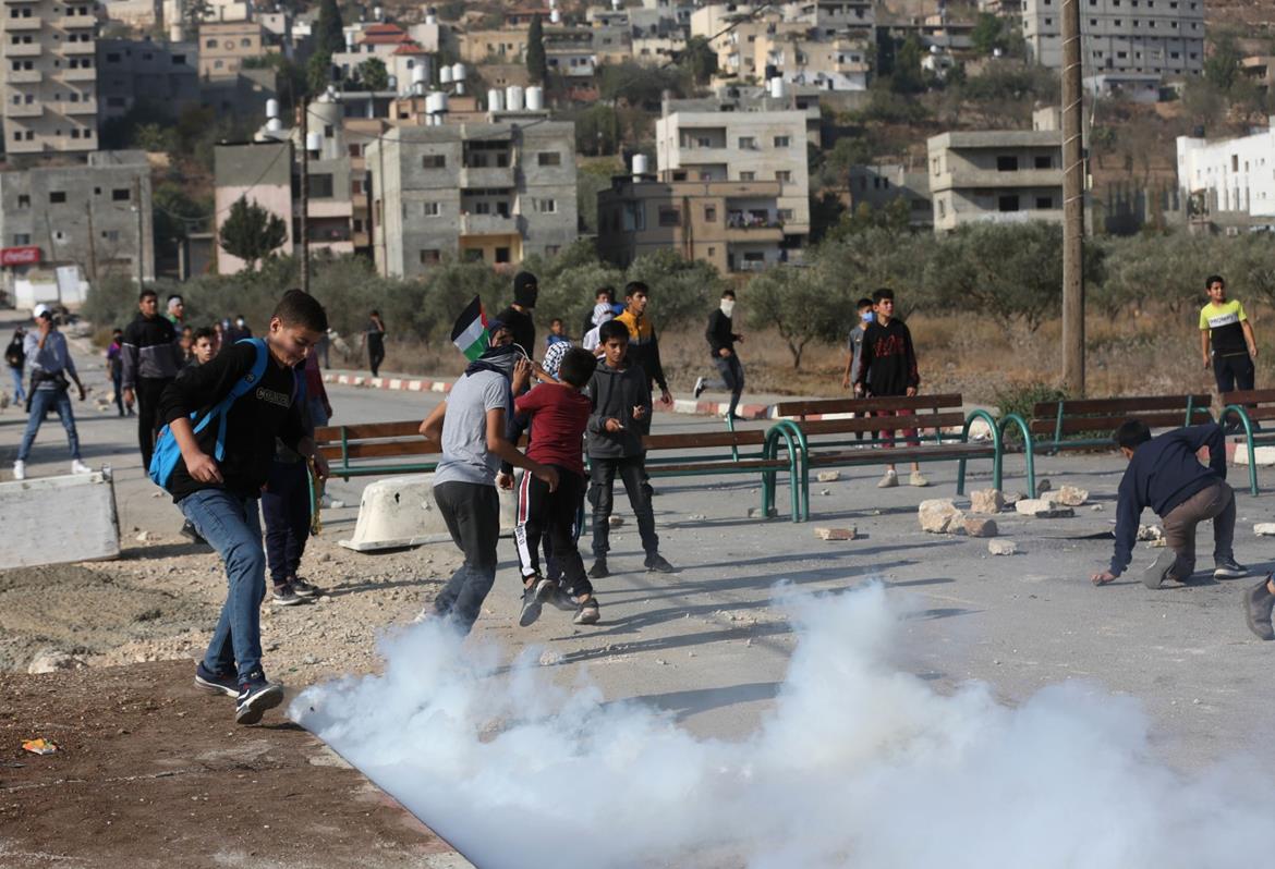 Une école cisjordanienne bombardée de grenades lacrymogènes par des soldats d'occupation 