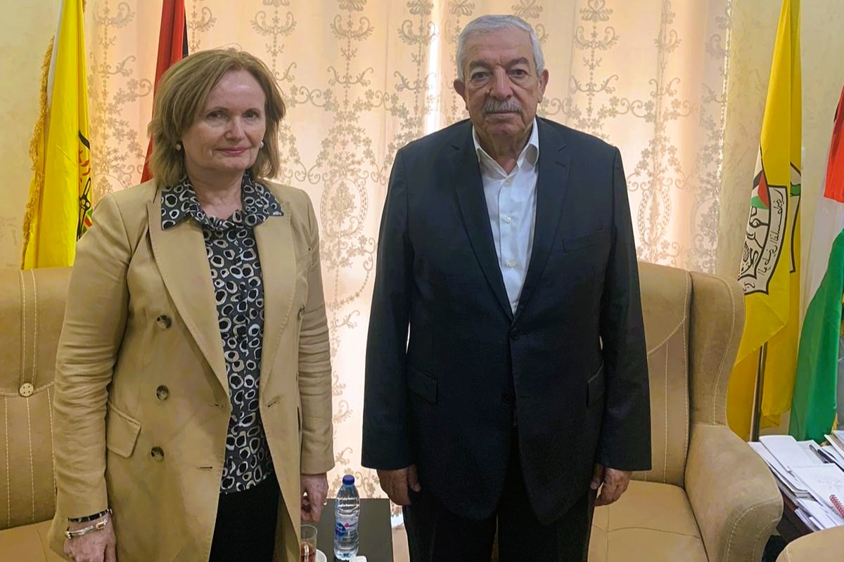 Al-Aloul discute avec le consul britannique les derniers développements politiques