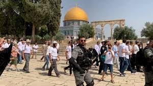 Des dizaines de colons prennent d'assaut la mosquée Al-Aqsa