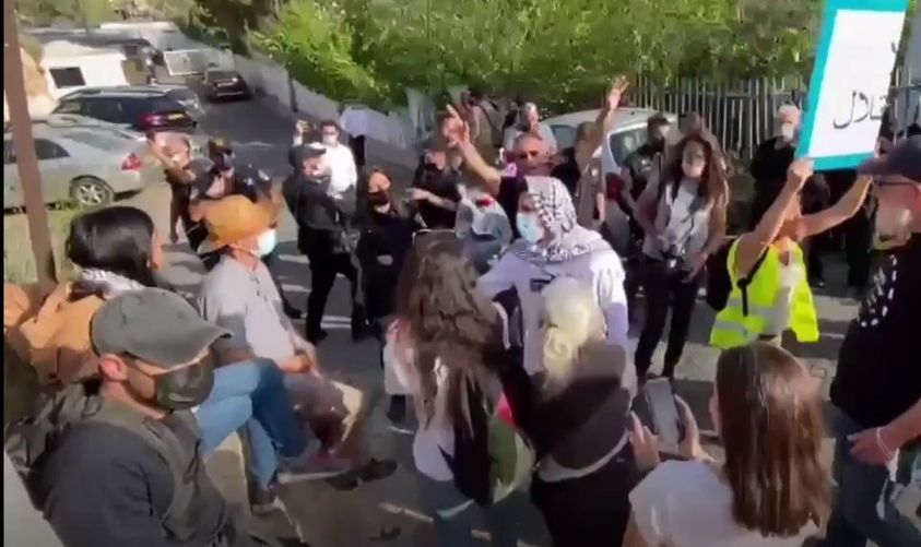Manifestation à Sheikh Jarrah à Jérusalem contre les déplacements forcés des Palestiniens