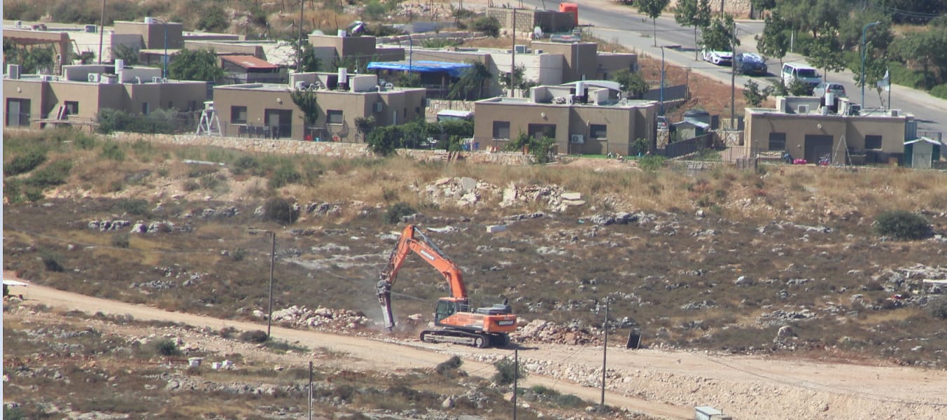 Les forces israéliennes rasent des grandes régions de terres près de Naplouse