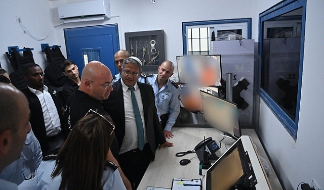 Les forces répressives prennent d'assaut la prison de 'Gilboa' avec la participation de l'extrémiste Ben Gvir