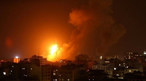Les avions militaires israéliens bombardent plusieurs sites dans la bande de Gaza