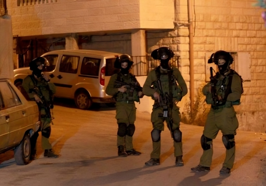 L’armée israélienne capture une femme et attaque des maisons et un restaurant à Naplouse
