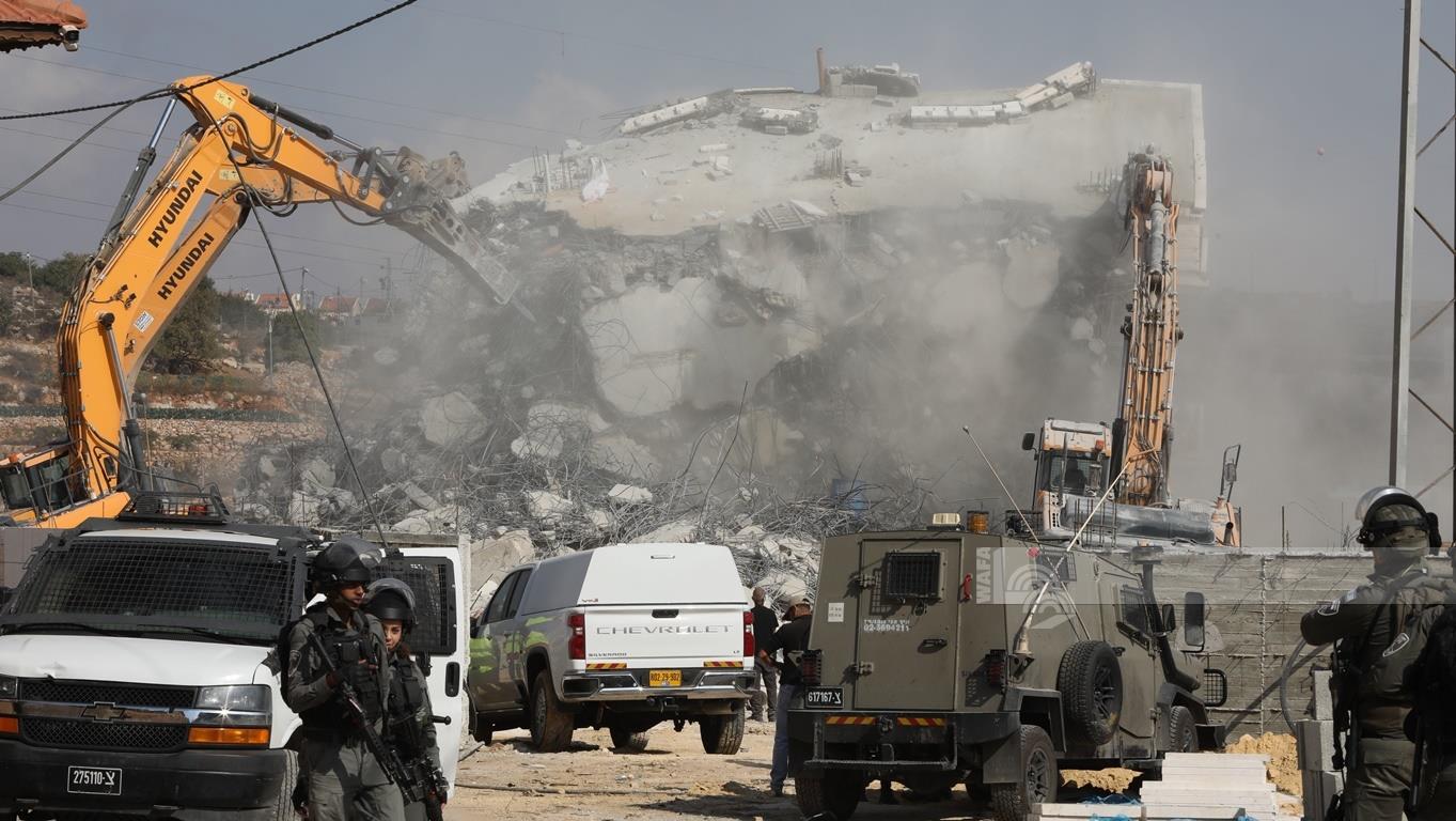 Les bulldozers israéliens démolissent 3 maisons et une serre agricole en Cisjordanie occupée