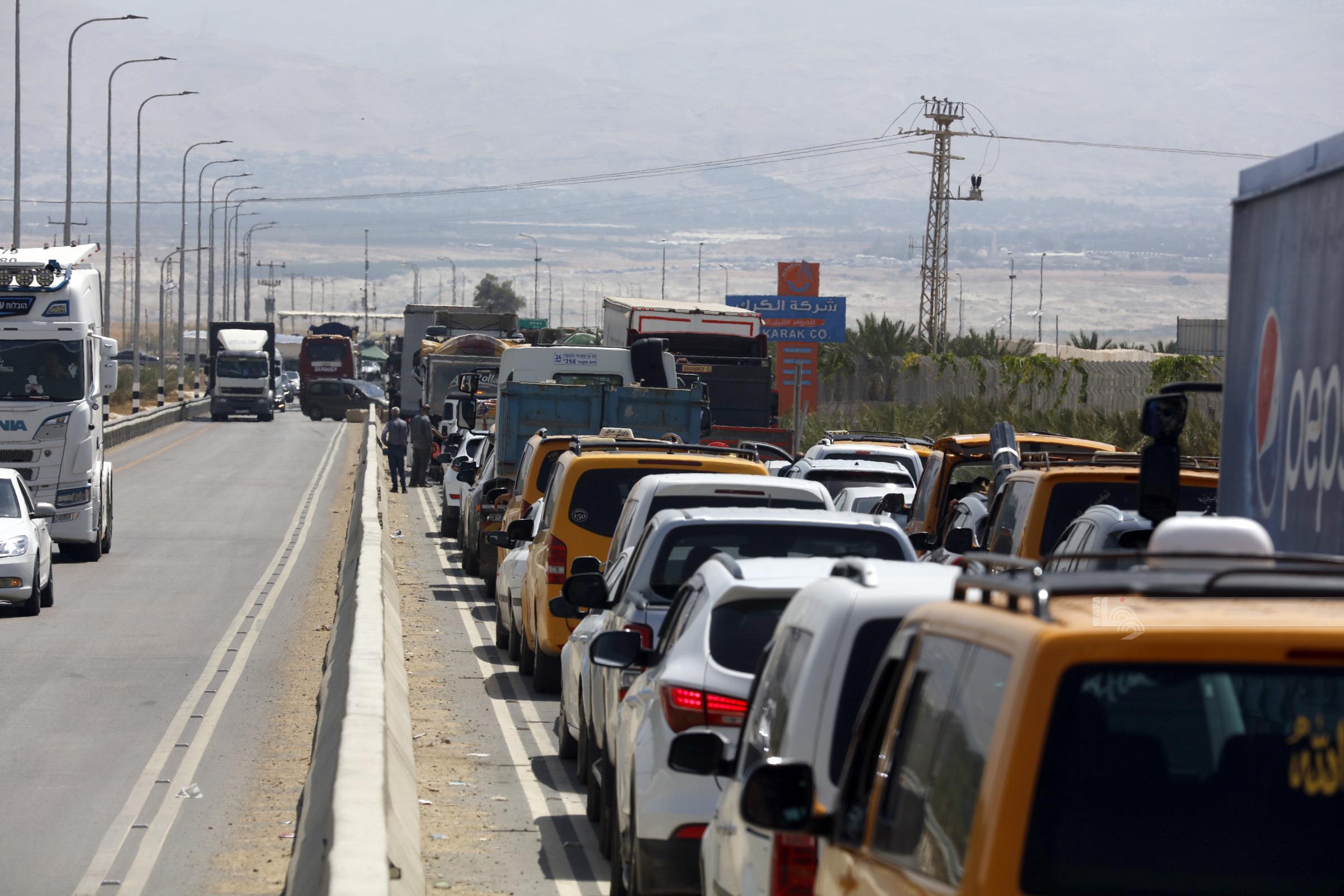 L'occupation continue de fermer le poste de contrôle de Tayaseer et renforce ses mesures militaires à Al-Hamra