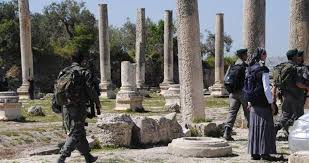 Des colons prennent d'assaut le site archéologique de Sebastia