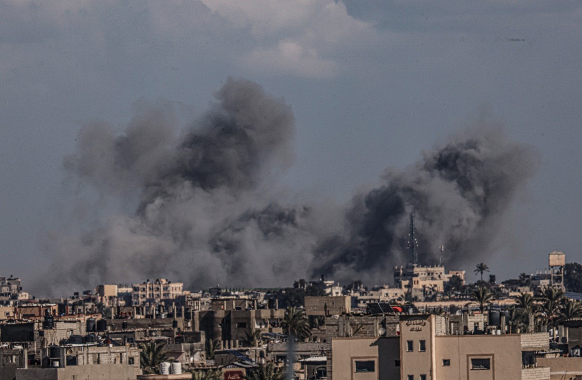 Des dizaines de citoyens sont tombés en martyr et d’autres ont été  et blessés dans un bombardement israélien visant le centre et le sud de la bande de Gaza