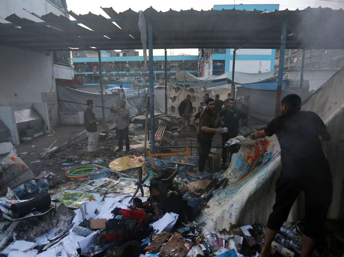 Neuf martyrs et blessés dans un bombardement d’une école abrite des personnes déplacées à l’ouest de la ville de Gaza