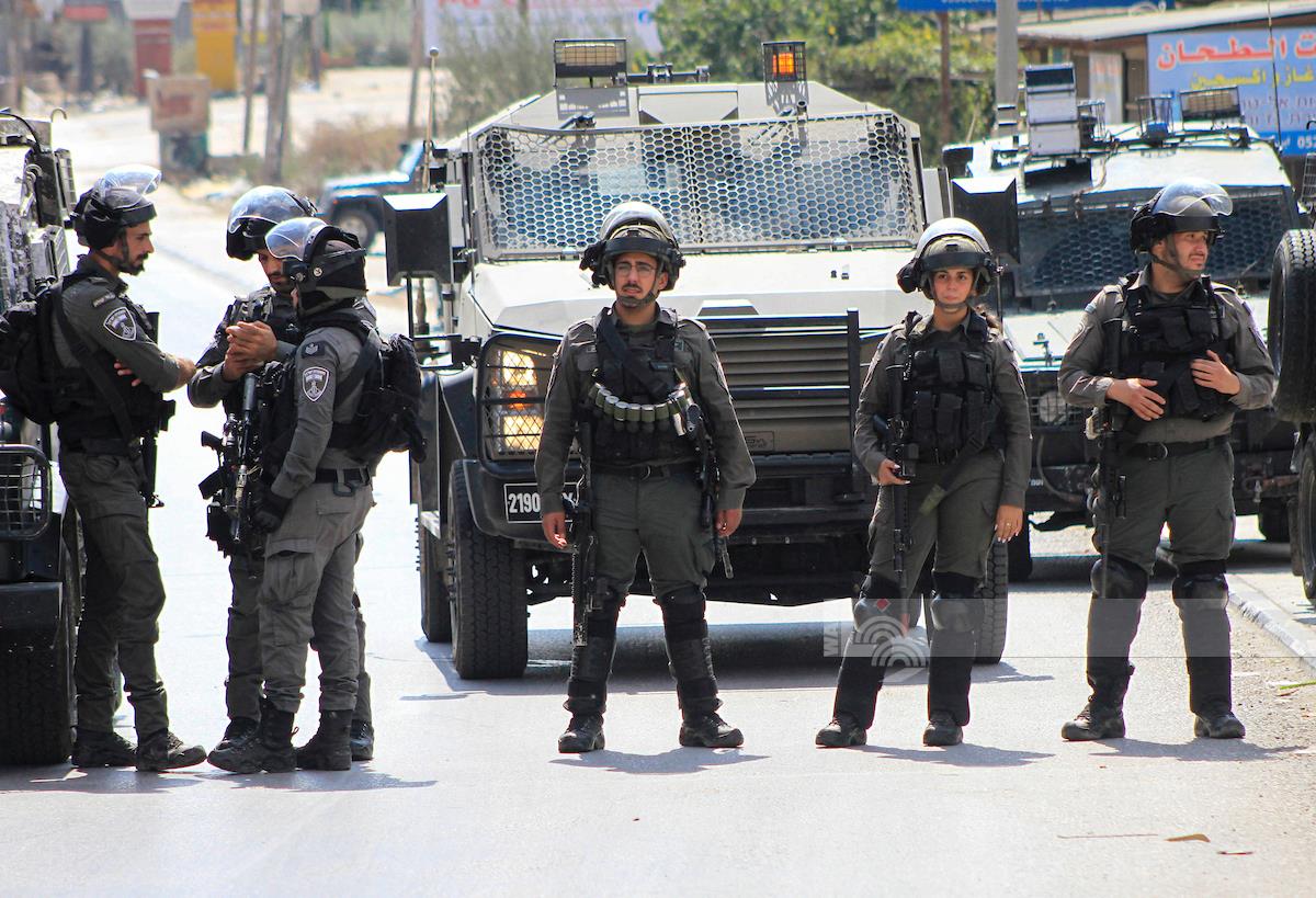 Des soldats israéliens tirent et blessent un Palestinien lors d'une incursion dans un camp de Ramallah