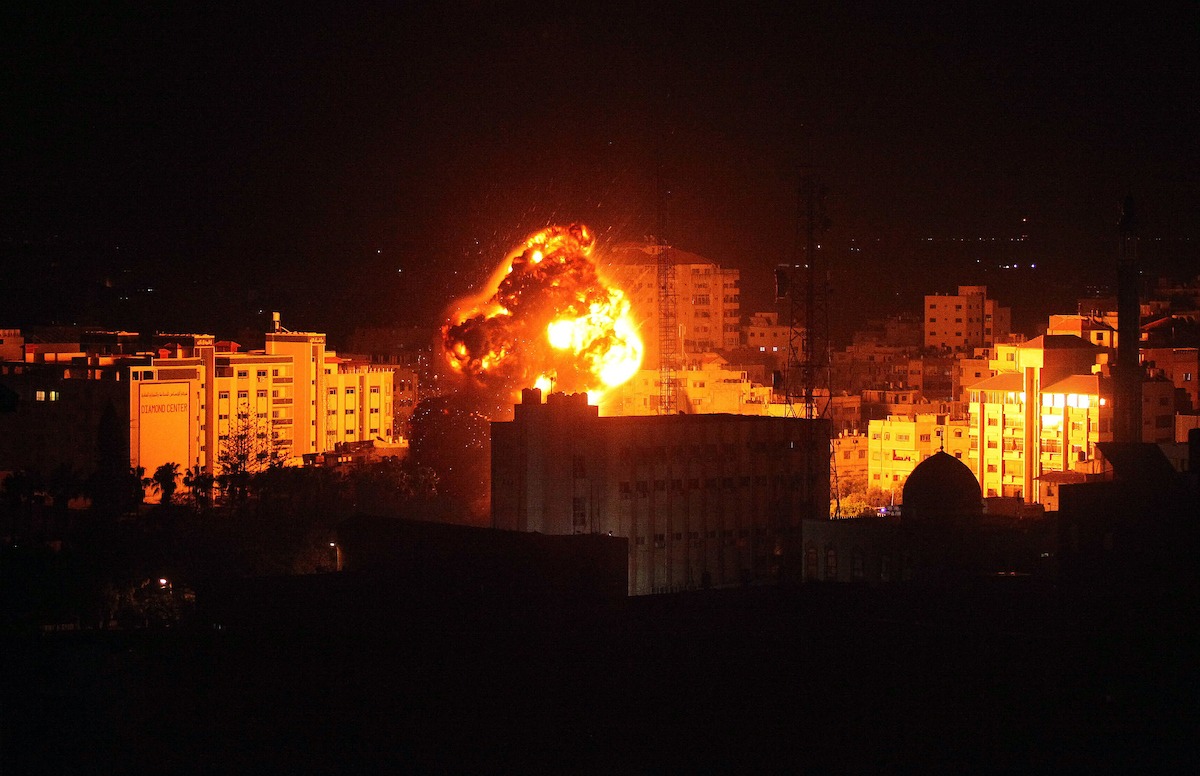 Un ambulancier parmi des Palestiniens tués dans des bombardements israéliens sur Gaza