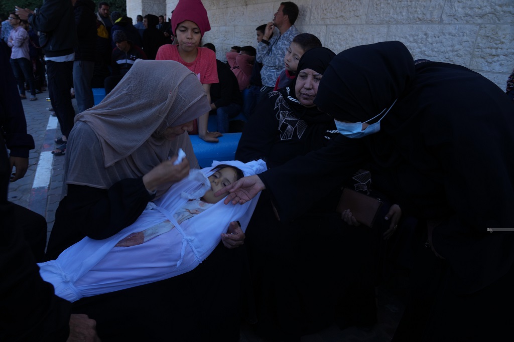 Martyrs et blessés lors des raids israéliens sur les camps d'Al-Maghazi et d'Al-Shaboura