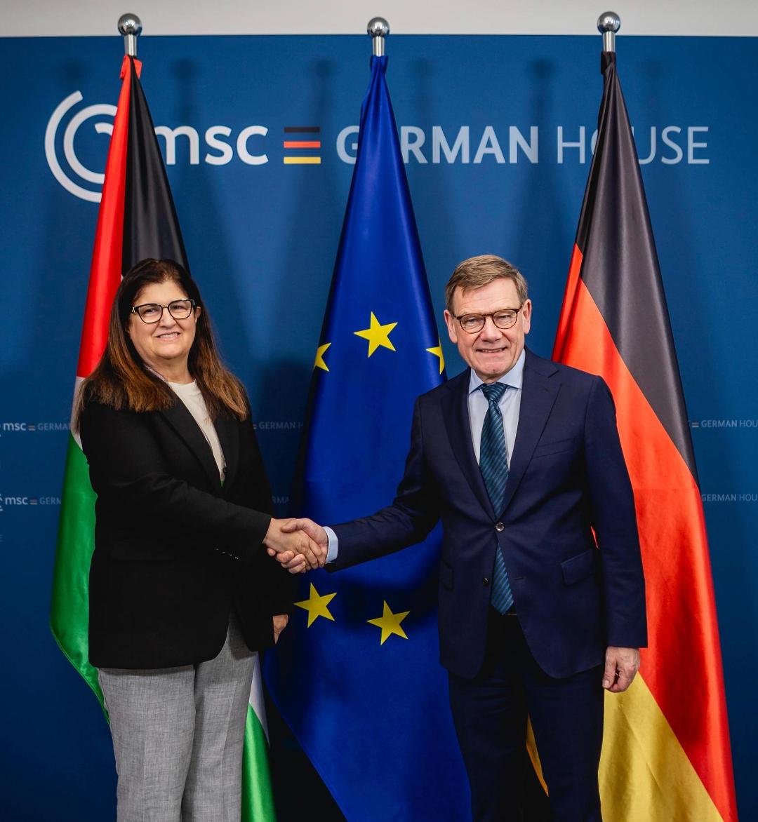 Shaheen discute avec le ministre allemand des Affaires étrangères des derniers développements et des moyens de développer les relations bilatérales entre les deux pays