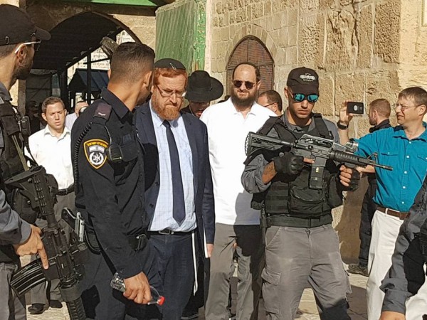 L’extrémiste Glick dirige un assaut de la mosquée d’Al-Aqsa