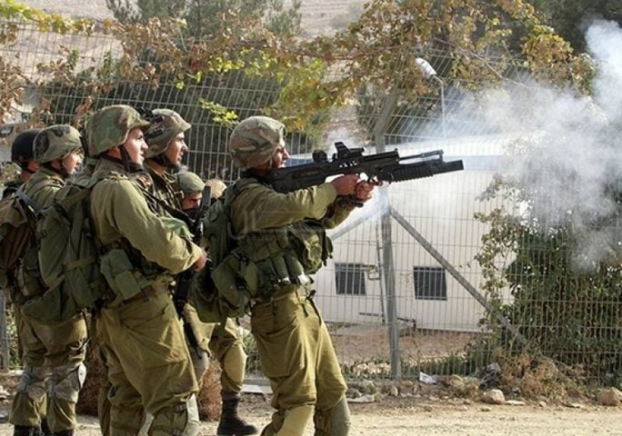 L’armée israélienne blesse 5 Palestiniens dont un journaliste près de Naplouse