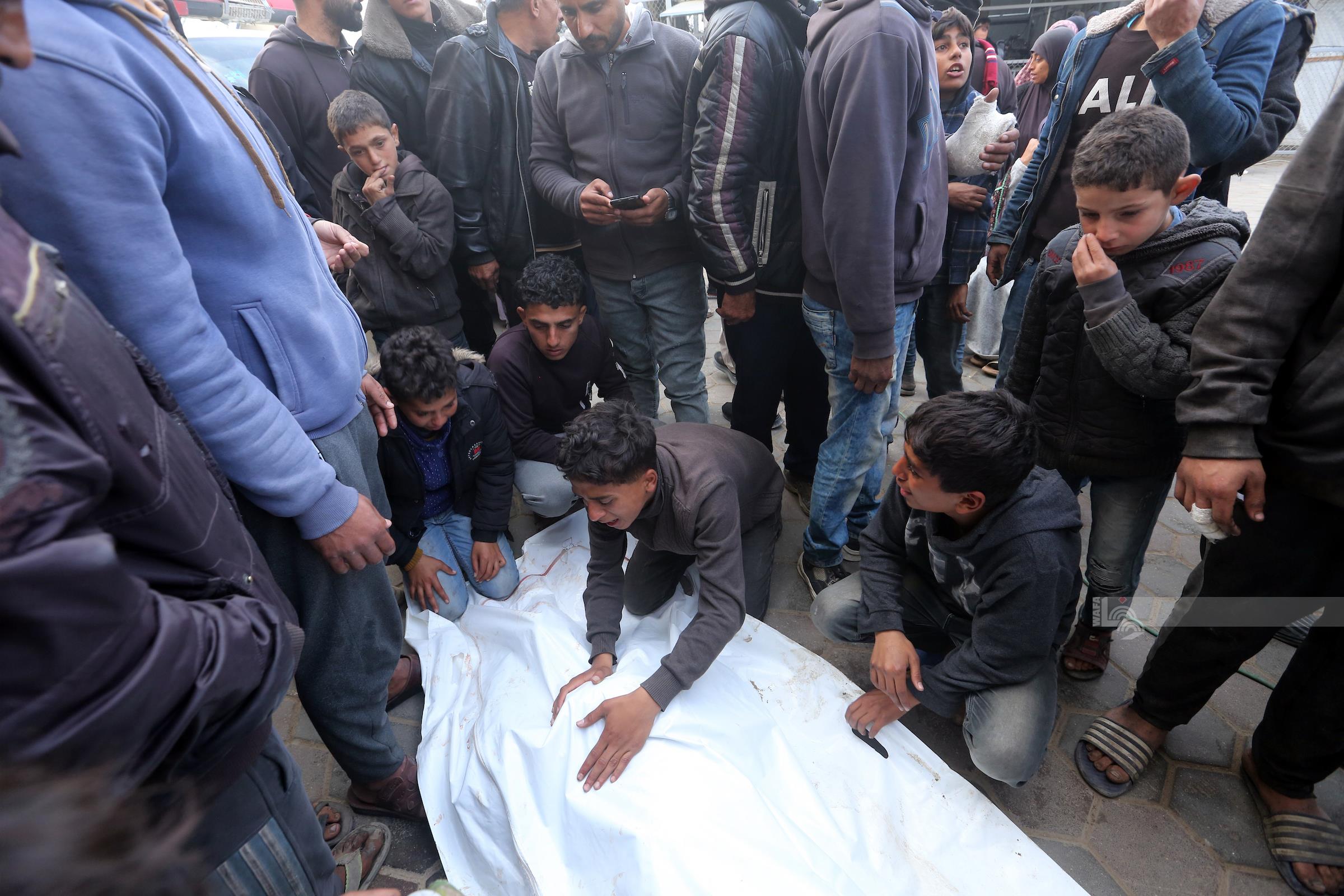 Deux Palestiniens tués et plusieurs blessés dans un bombardement israélien dans le camp d'Al-Bureij