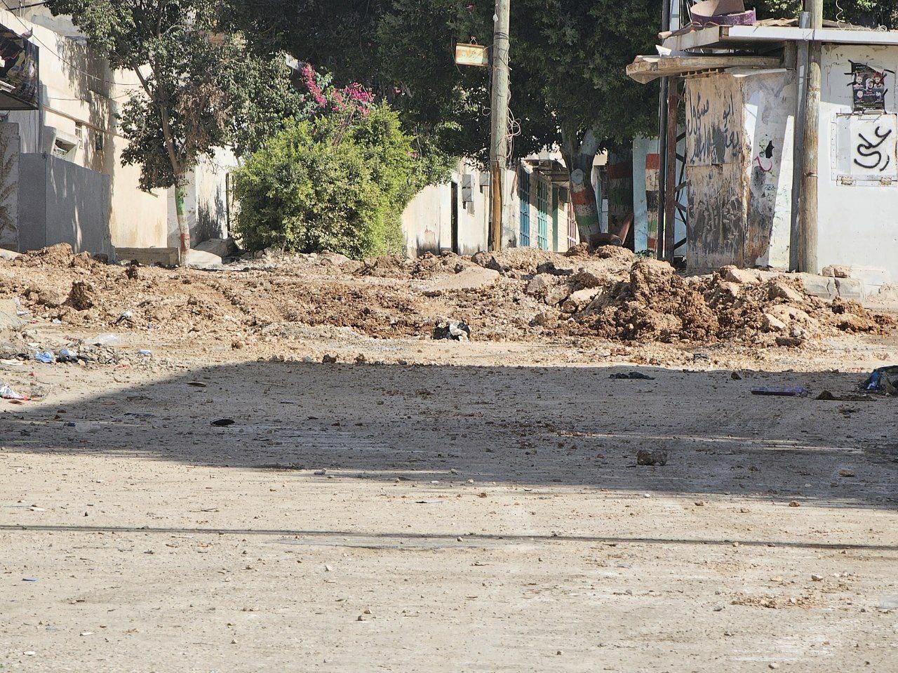 Destruction massive des infrastructures laissée après le retrait des forces israélienne dans le camp d'Al-Fara'a