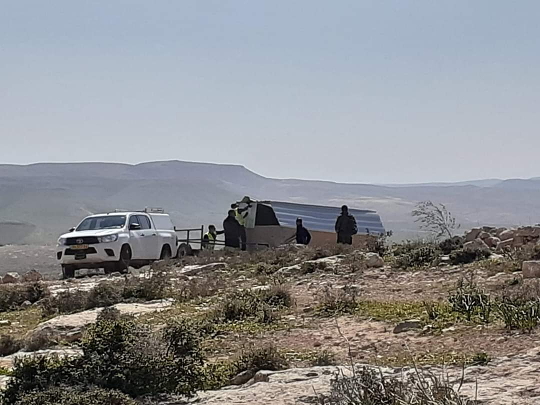 L’armée d’occupation démantèle une serre agricole à Hébron