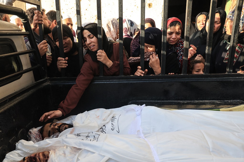 Martyrs et blessés lors des raids d'occupation sur Khan Yunis et le camp de Nuseirat