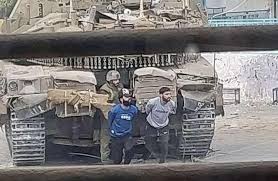 Haaretz : L’armée israélienne utilise les Palestiniens comme boucliers humains à Gaza