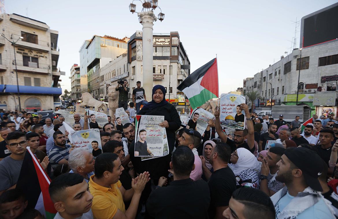 Un sit-in de soutien à Ramallah avec le prisonnier malade Abu Hmaid