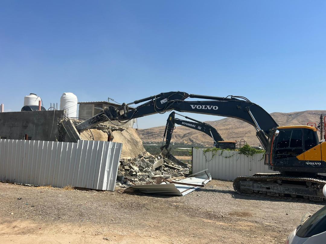 Les forces d’occupation israéliennes démolissent une maison près de Jéricho
