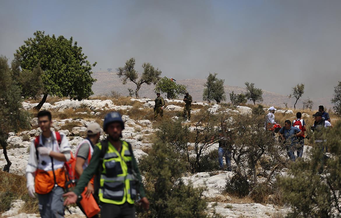 Les forces militaires  israéliennes répriment une manifestation pacifique à Ni'lin à l’ouest de Ramallah