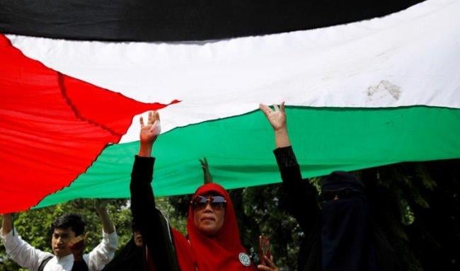 Un stand de solidarité  à Jakarta condamnant l'agression de l'occupation 