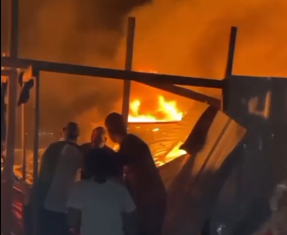 Un nouveau massacre... Des dizaines de martyrs et de blessés dans un bombardement contre  les tentes des déplacés au nord-ouest de Rafah