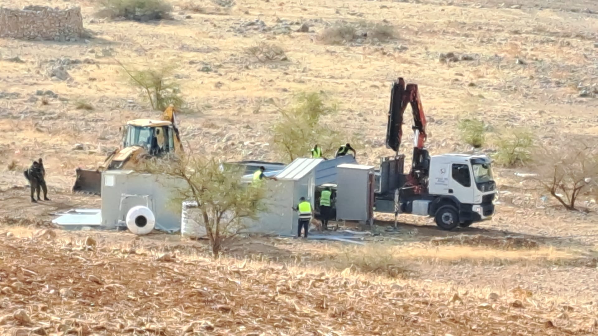 L'occupation démantèle des installations résidentielles dans la Vallée du Jourdain