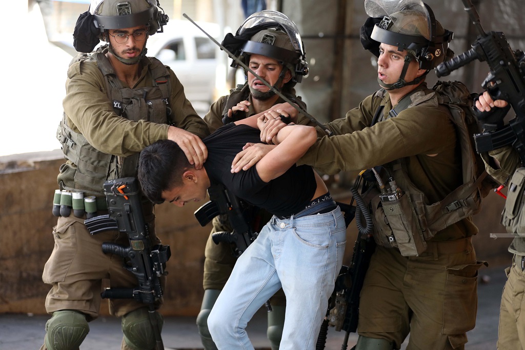 Rapport quotidien : Les forces d’occupation israéliennes escaladent leurs agressions et leurs violations contre les Palestiniens