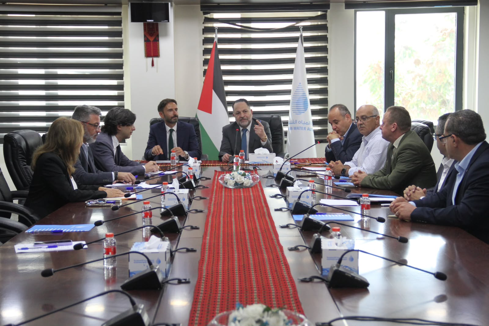 L'Autorité des eaux, l'Union européenne et la Banque européenne d'investissement examinent un projet d'assainissement à Ramallah.