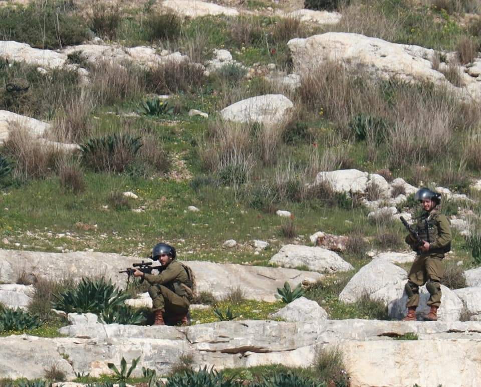 Un enfant palestinien blessé par balle réelle alors que les forces israéliennes répriment une manifestation à Kafr Qaddoum 