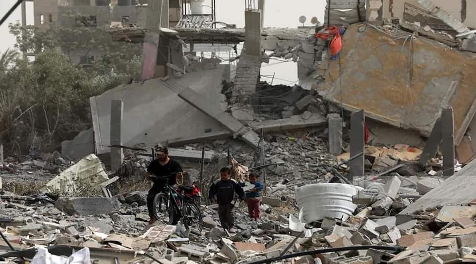 Les autorités israéliennes obligent une famille de Jérusalem à démolir ses magasins à Silwan