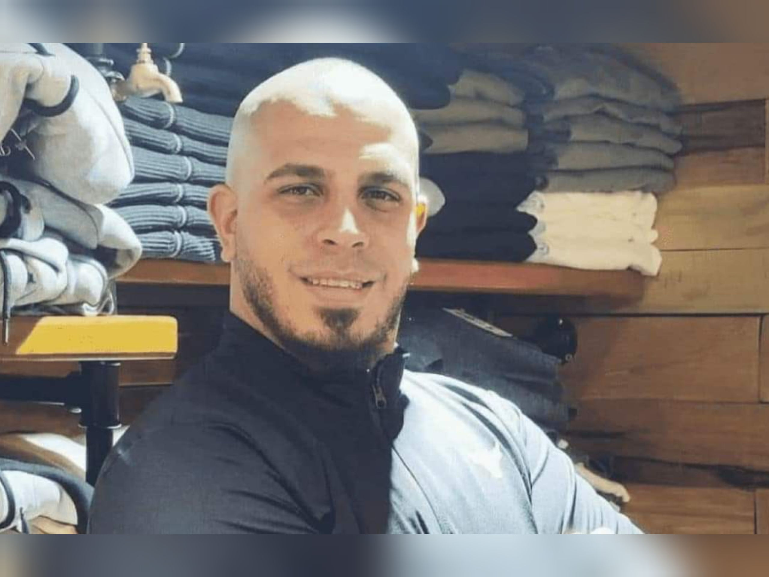 Détérioration grave touchant l'état de santé d'un prisonnier blessé après qu'il a été découvert qu'il était infecté par la COVID-19
