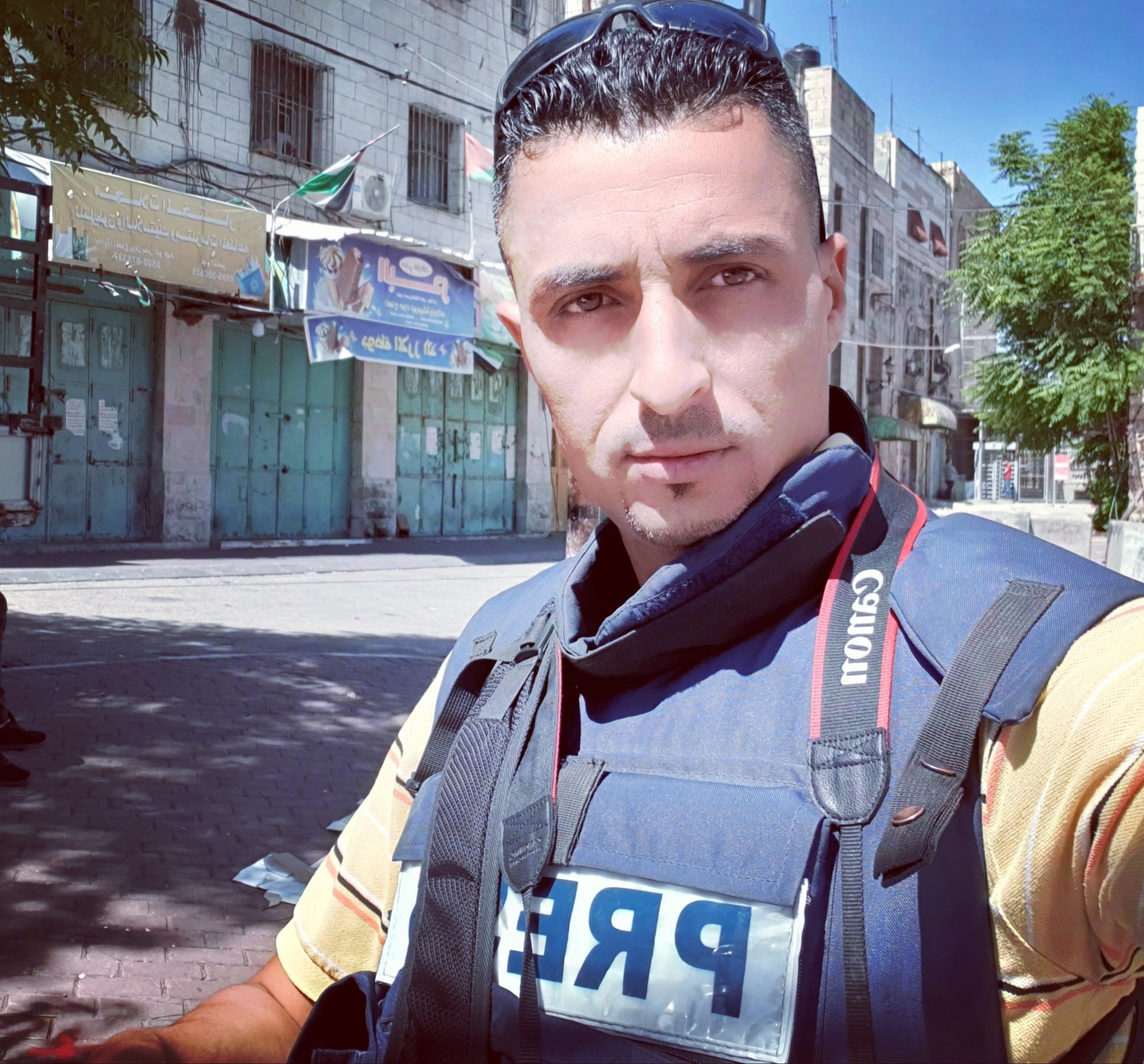 Les forces israéliennes détiennent un certain temps  un photographe de WAFA près d'Hébron