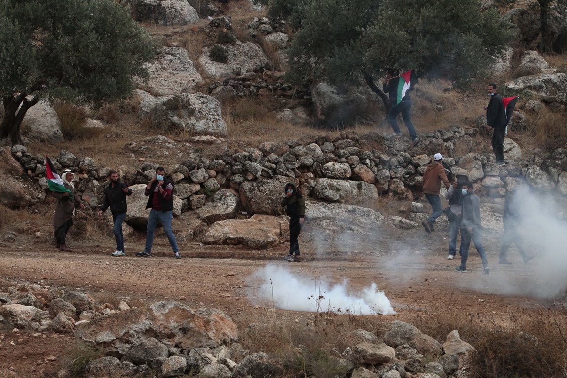 Des citoyens suffoqués lors de la répression israélienne d’une marche pacifique à Naplouse