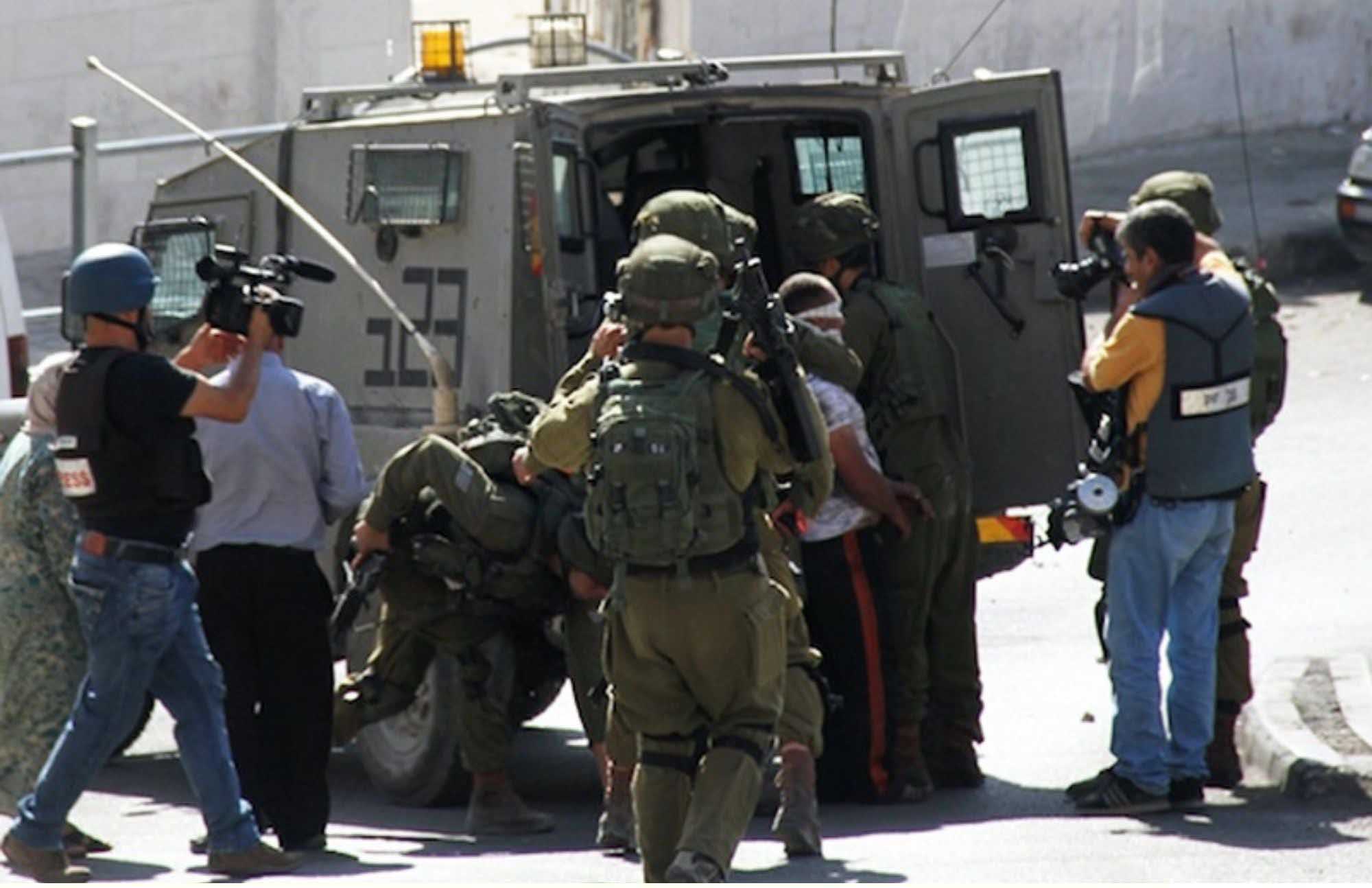 Les forces d’occupation israéliennes arrêtent 11 Palestiniens en Cisjordanie occupée
