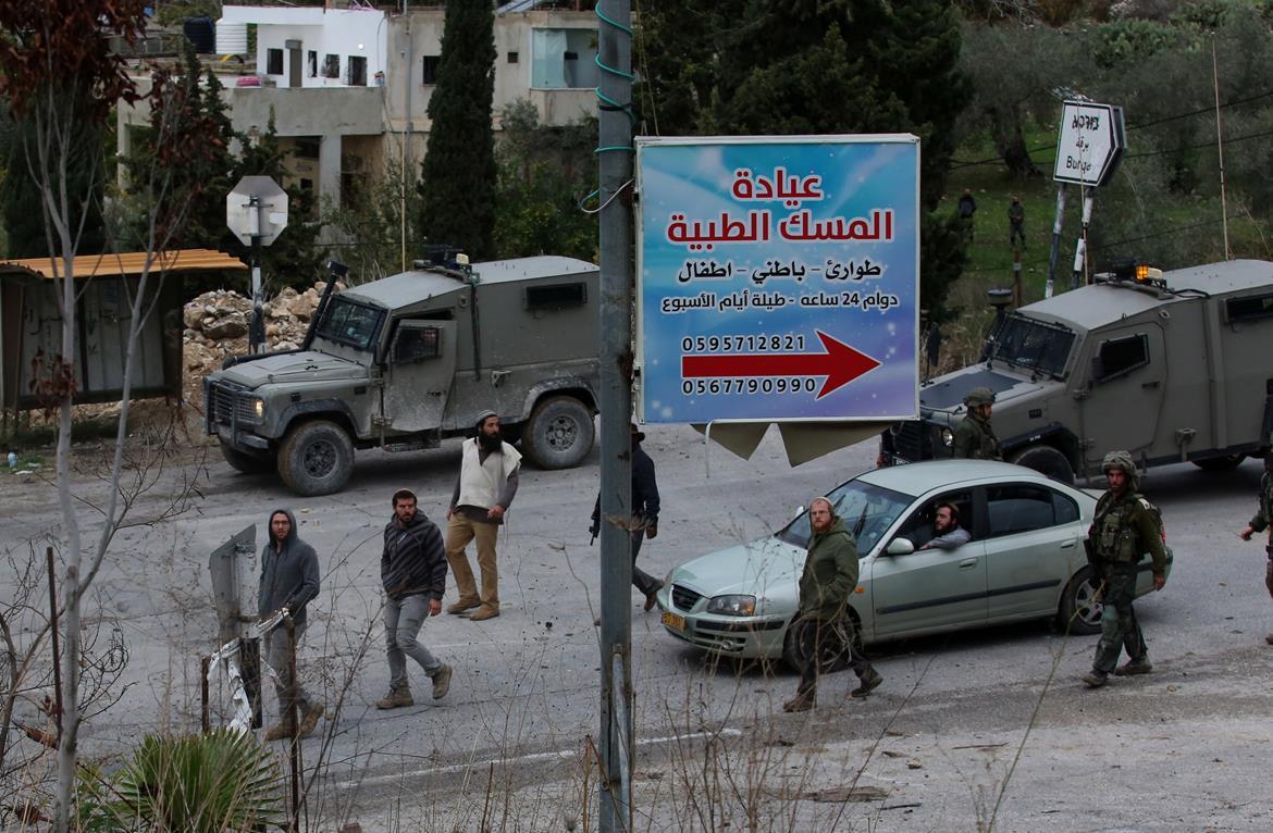 5 Palestiniens blessés dans une attaque des colons et de l’armée d’occupation à Naplouse