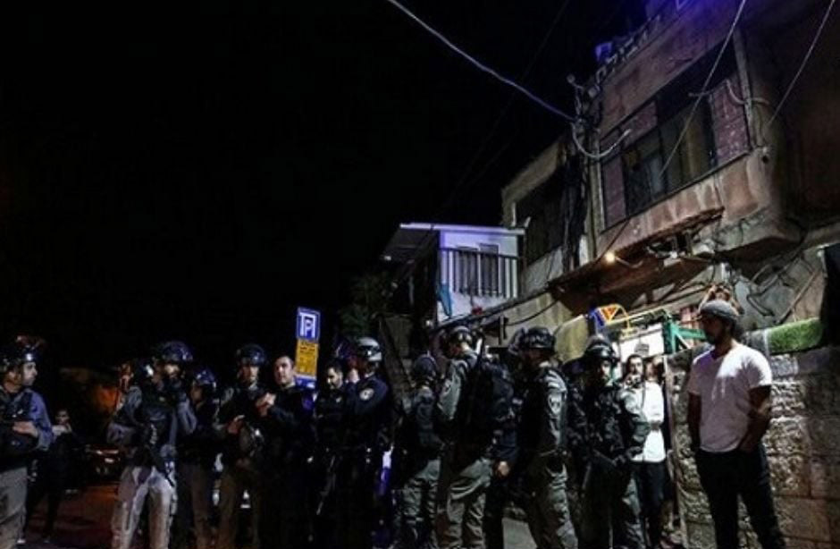 Des colons juifs attaquent des Palestiniens dans le quartier de Shiekh Jarrah à Jérusalem occupée