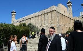 L'armée israélienne ferme des rues et des quartiers de la ville d'Hébron