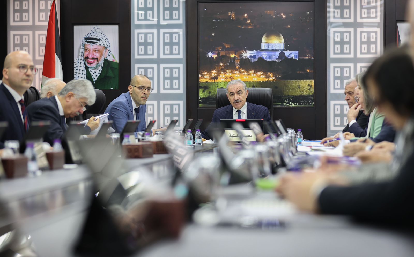 Shtayyeh: Nous exigeons une décision urgente de la Cour internationale de Justice pour mettre fin à l'agression contre la bande de Gaza