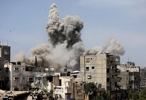 15 Palestiniens tués, dont dix membres d'une même famille, lors de frappes israéliennes sur le nord et le sud de Gaza