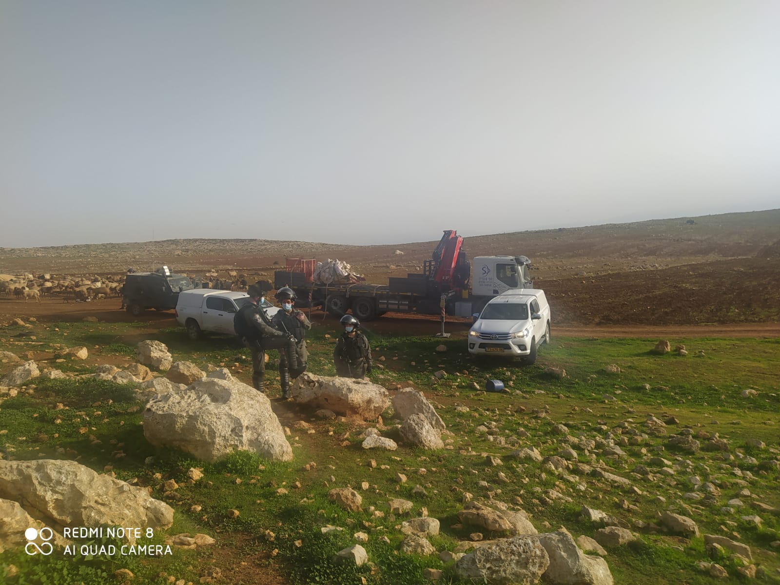 Les forces d’occupation israéliennes démolissent une grange près de Ramallah
